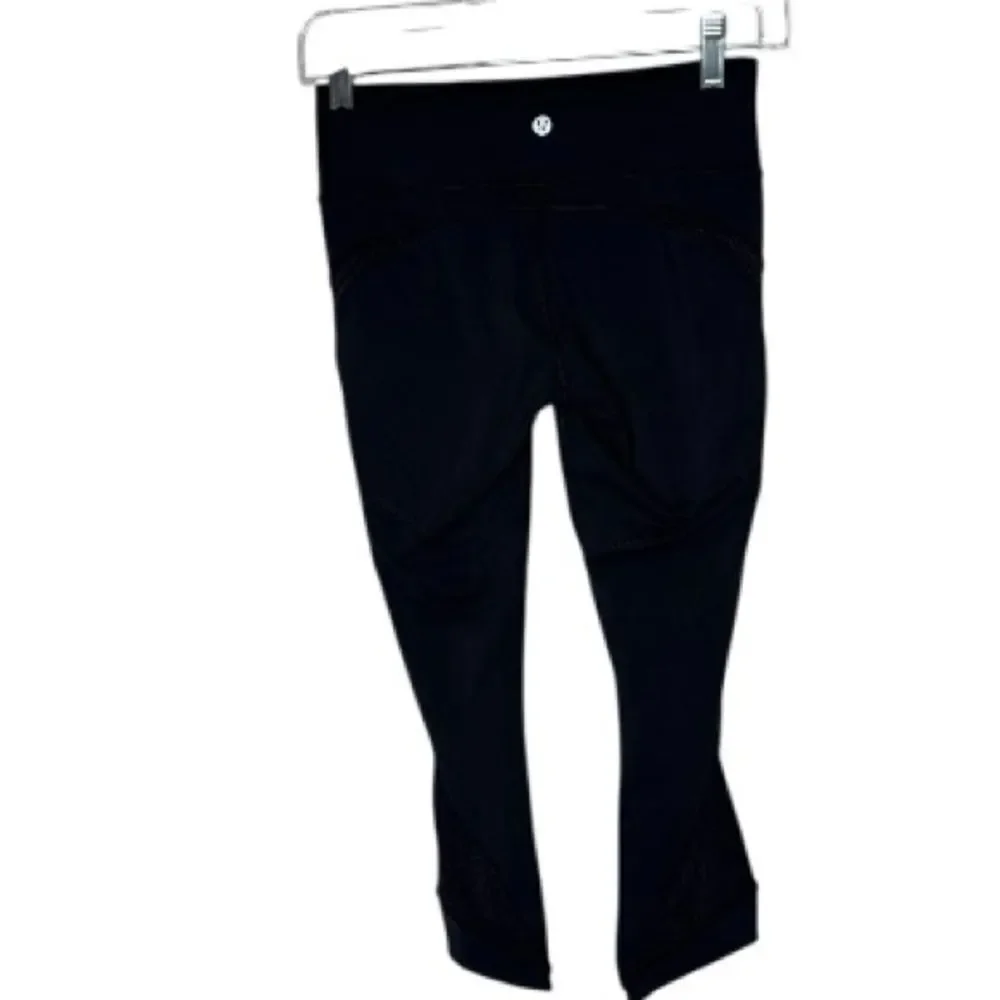 Lululemon Black Mesh Ventilated Run Active Gym Crop Legging. Size 4.